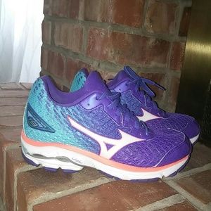 Mizuno Wave Rider 19